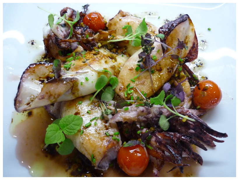 Restaurante en Valencia chipirones plancha con vinagreta de pistachos y cebollino